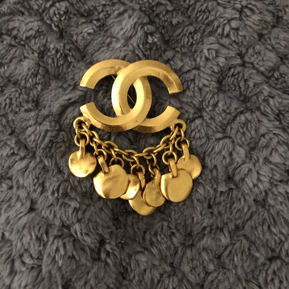 CHANEL brooch